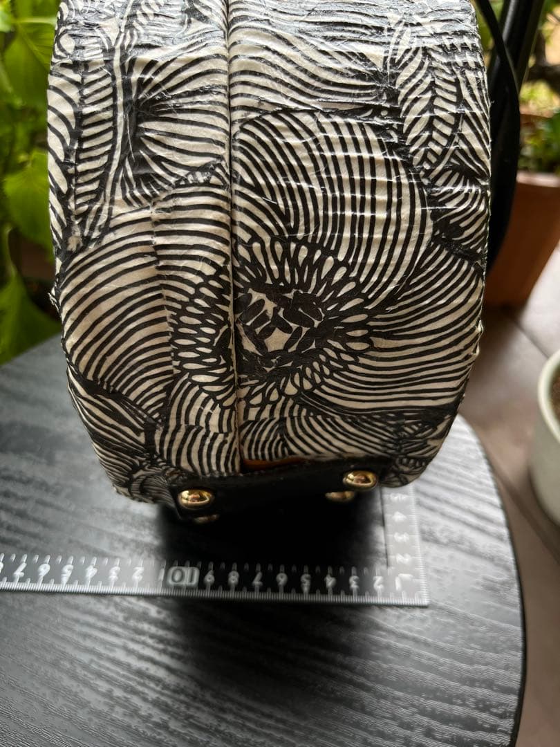 花柄円形ポシェット バンブーハンドル付き