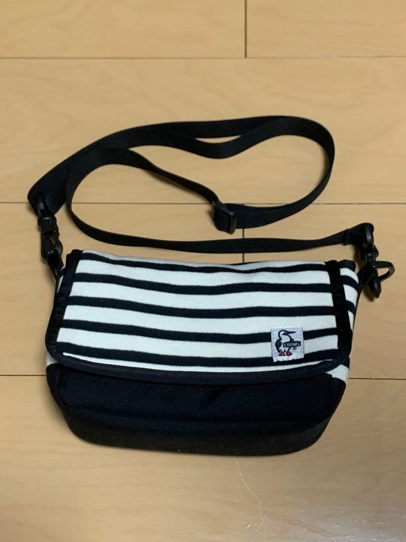 【CHUMS】スモールカメラショルダー[2023fw新作]