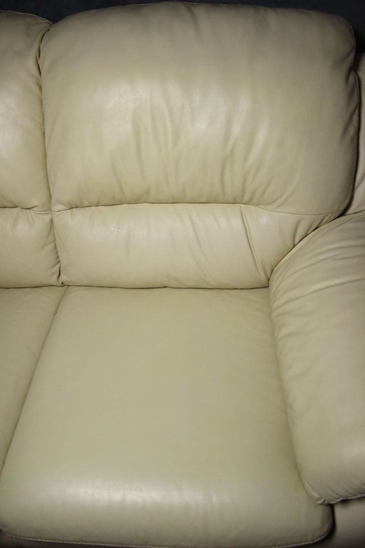 首都圏送無料〜IDC 大塚家具　32万　オースチン　本革　3人掛け　ソファ