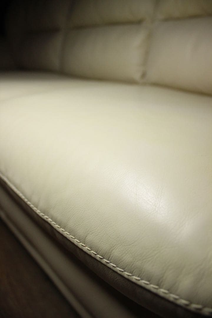 首都圏送無料〜IDC 大塚家具　32万　オースチン　本革　3人掛け　ソファ