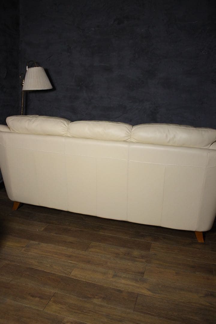 首都圏送無料〜IDC 大塚家具　32万　オースチン　本革　3人掛け　ソファ