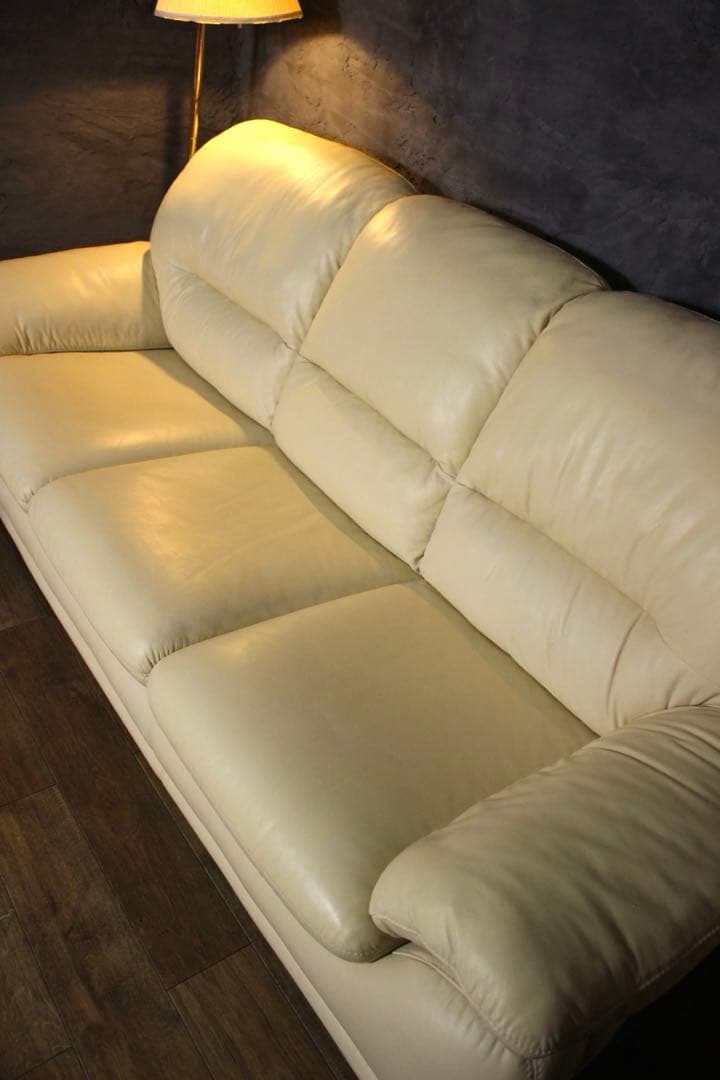 首都圏送無料〜IDC 大塚家具　32万　オースチン　本革　3人掛け　ソファ