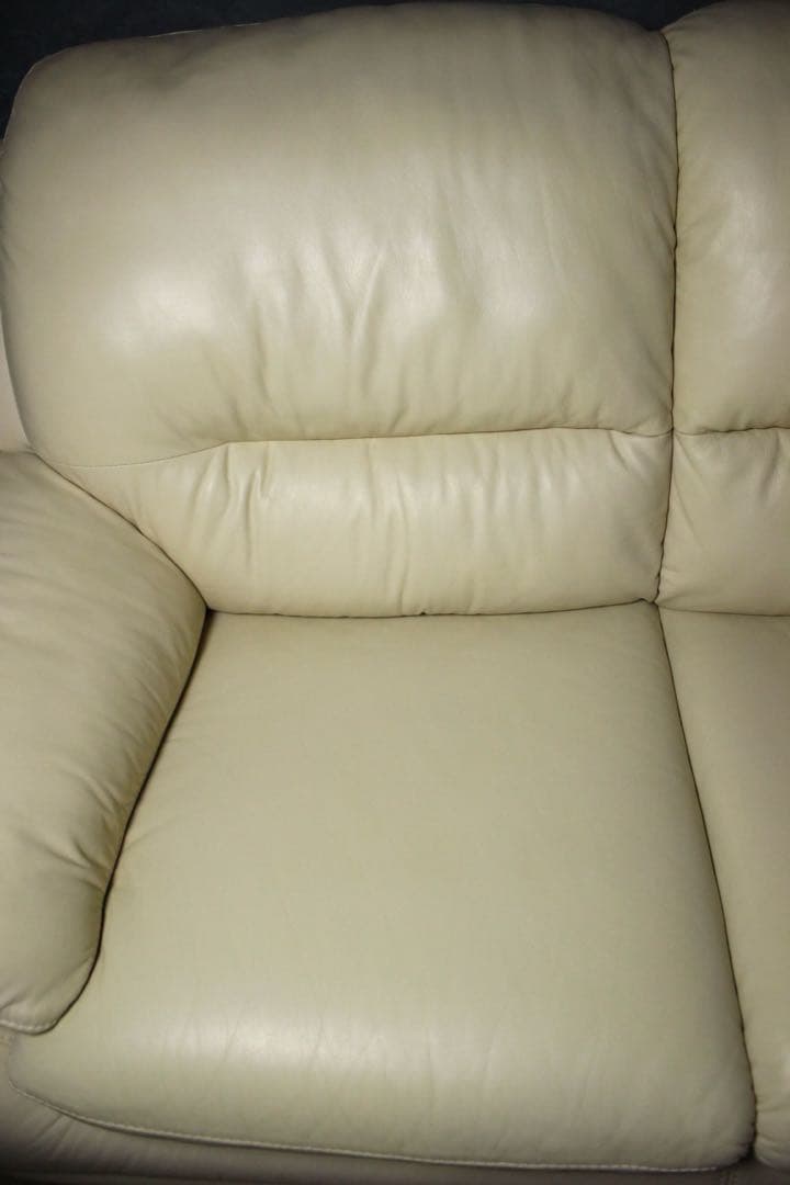 首都圏送無料〜IDC 大塚家具　32万　オースチン　本革　3人掛け　ソファ