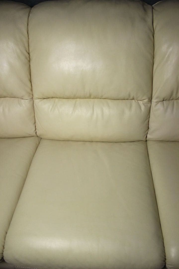 首都圏送無料〜IDC 大塚家具　32万　オースチン　本革　3人掛け　ソファ