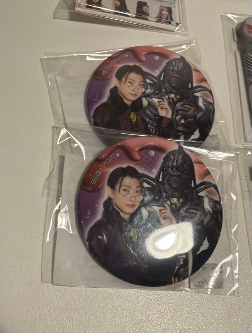 仮面ライダーガヴ ファイナルステージ ニエルブ キーホルダー 社員証、缶バッジ