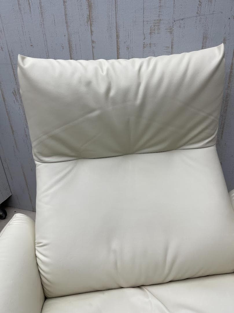 美品　リクライニングソファ ホワイト レザー 一人掛け 脚付き