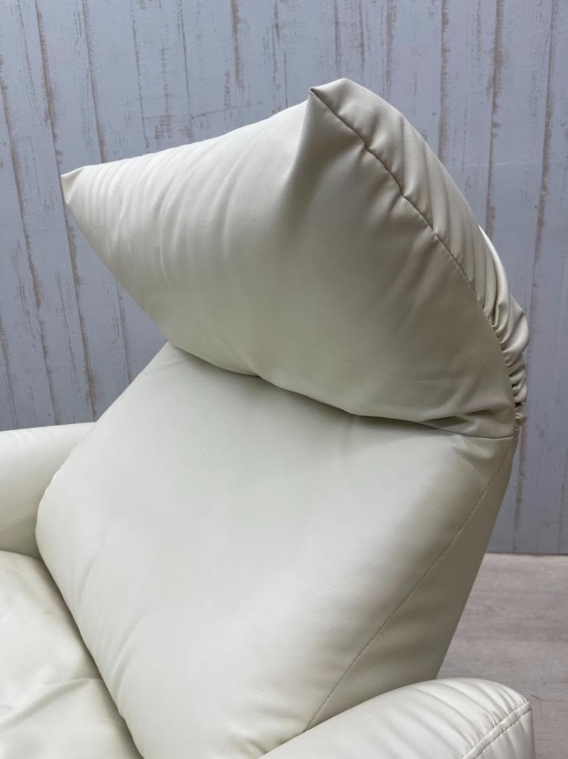 美品　リクライニングソファ ホワイト レザー 一人掛け 脚付き