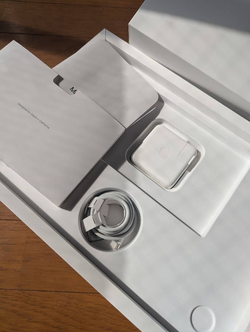 【美品】MacBook Pro M4 14インチ シルバー 16GB/512GB