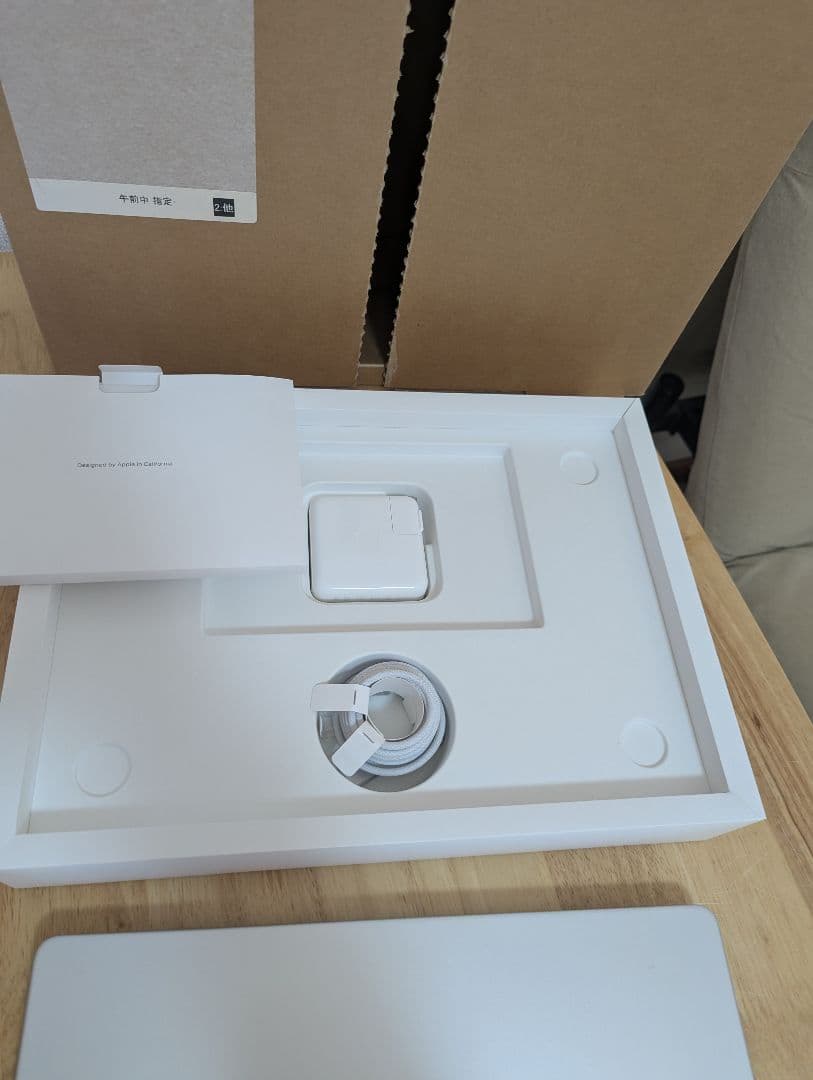 【美品】MacBook Pro M4 14インチ シルバー 16GB/512GB