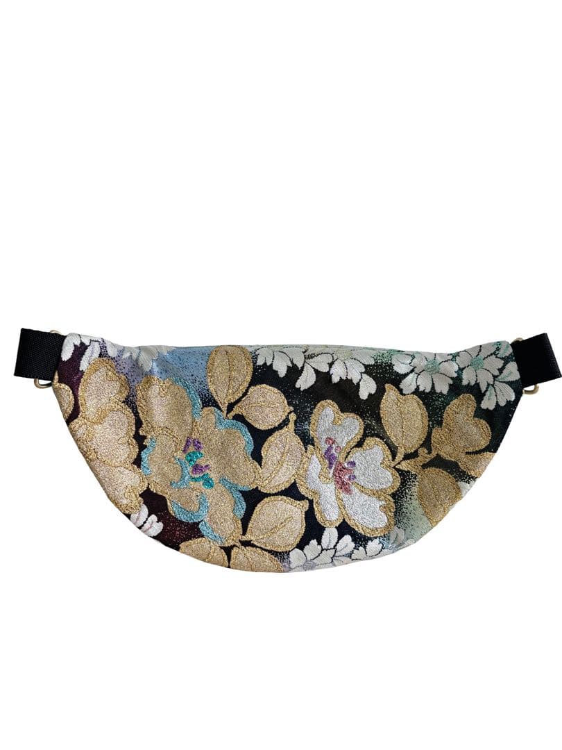 帯リメイクバッグ　華やかな蝶と花々のボディバッグ 正絹 グリーン 和モダン