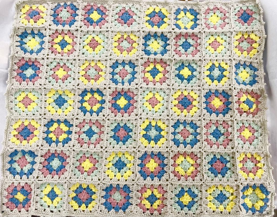 ハンドメイド　グラニースクエア　モチーフ　ブランケット　かぎ針編み