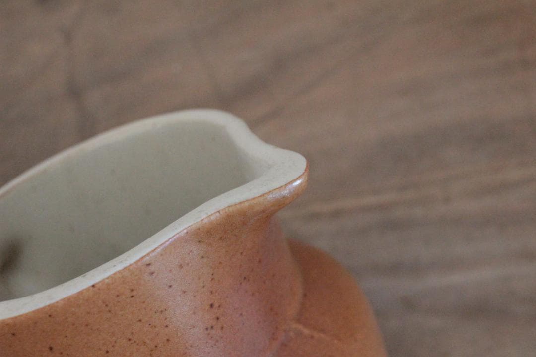 ストーンウェア製ピシェ