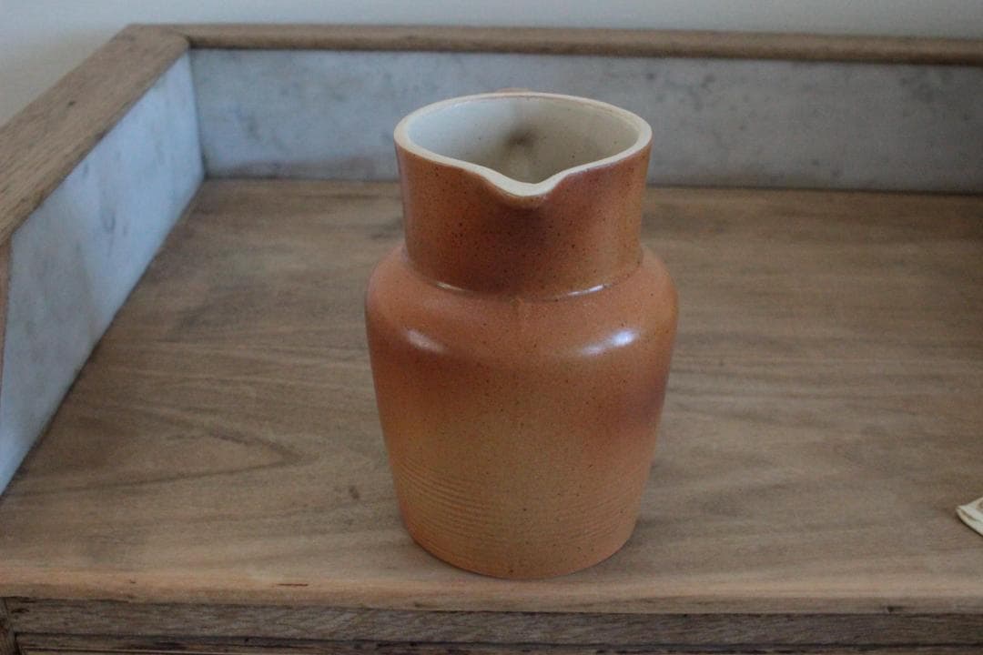 ストーンウェア製ピシェ