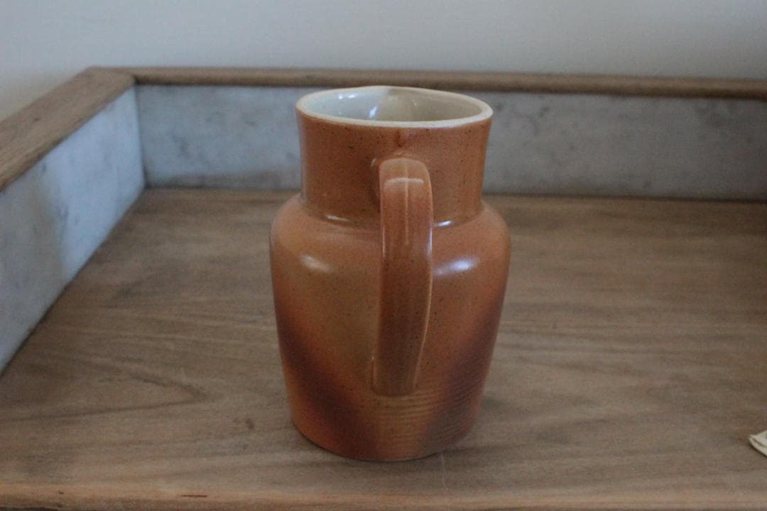 ストーンウェア製ピシェ