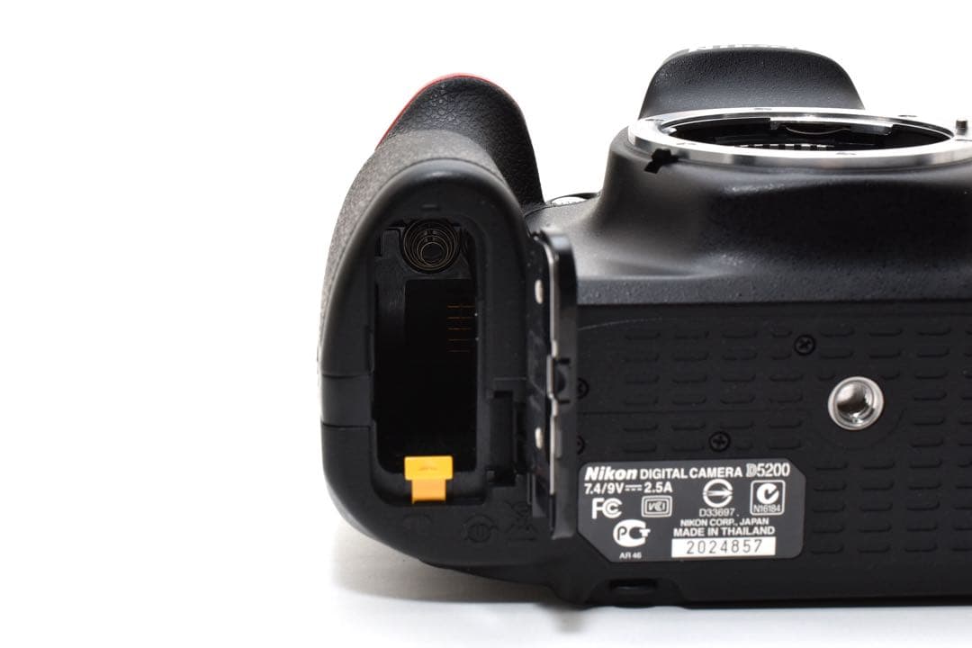 ✨ショット数585枚✨Nikon D5200 超低使用　手ぶれ補正　スマホ転送可