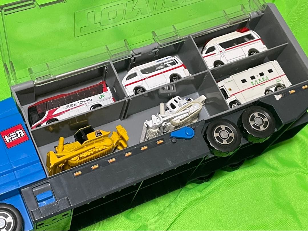 トミカ57台　まとめ売り　おかたづけコンボイ　キャリアカー　パーキングケース付き