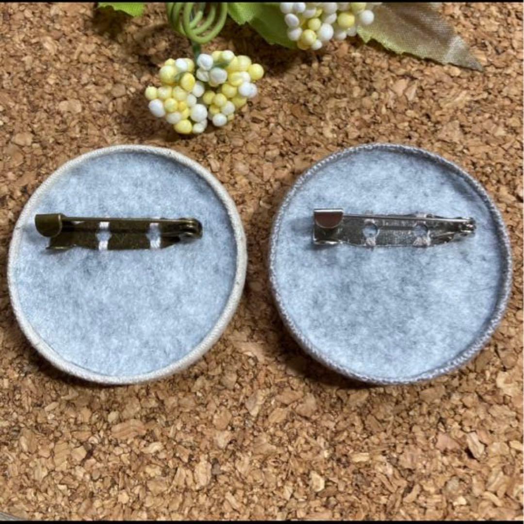 くるみボタン刺繍ブローチ いちごブローチ handmade