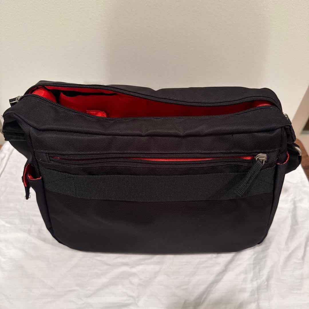 カメラバッグ付きCanon EOS Kiss X4 ダブルズームレンズセット中古