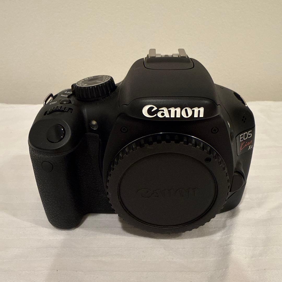 カメラバッグ付きCanon EOS Kiss X4 ダブルズームレンズセット中古