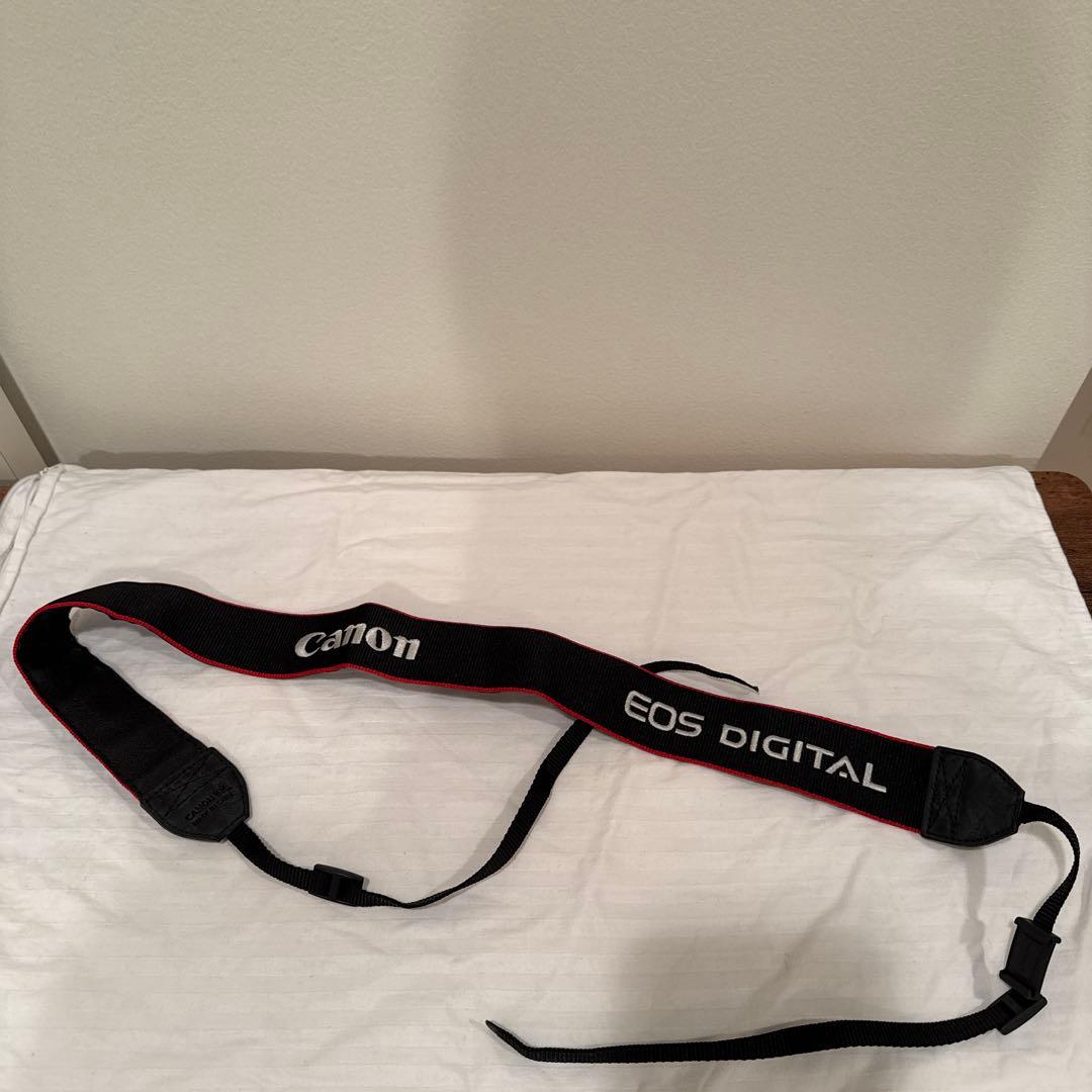 カメラバッグ付きCanon EOS Kiss X4 ダブルズームレンズセット中古