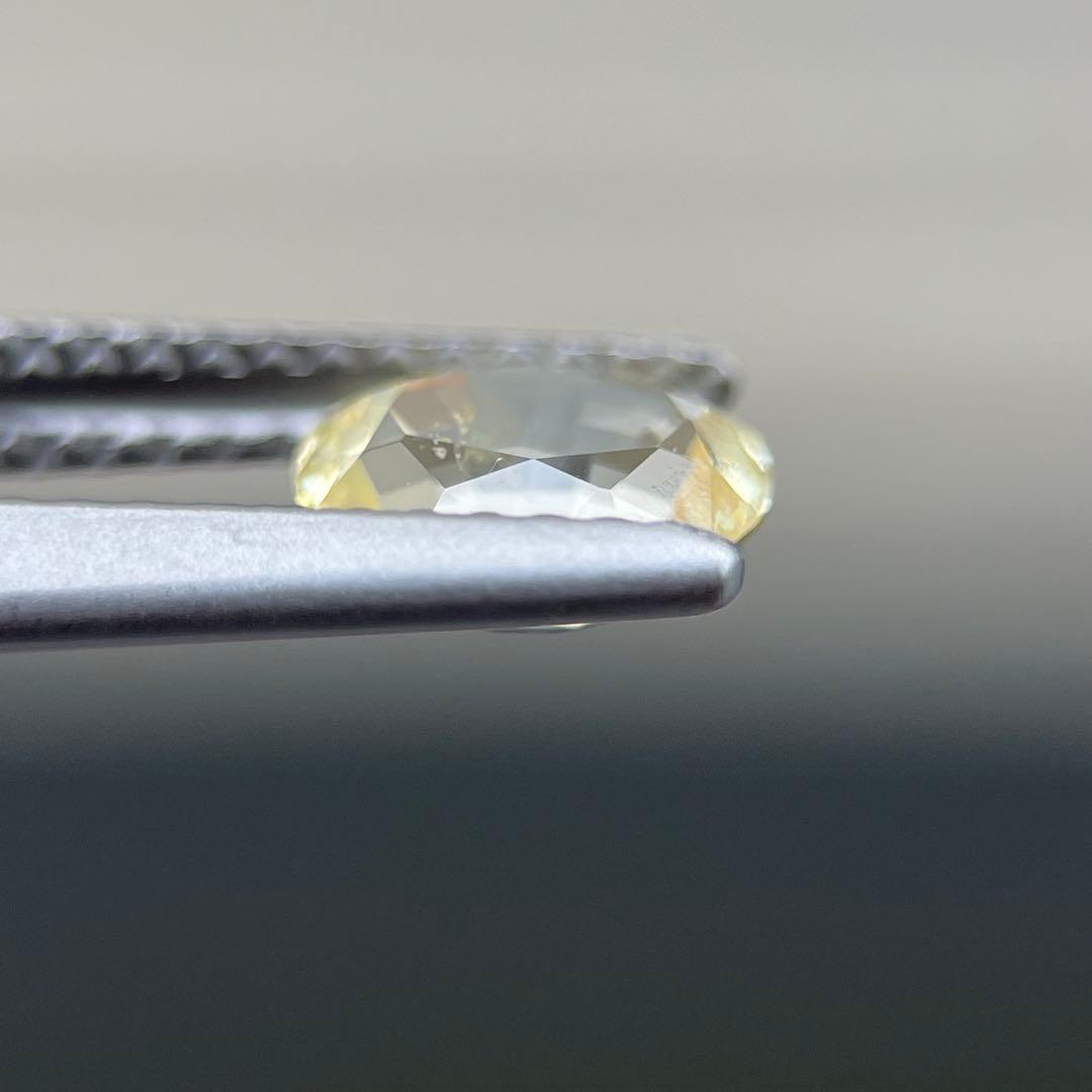 スリランカ産非加熱天然ライトイエローサファイアルース