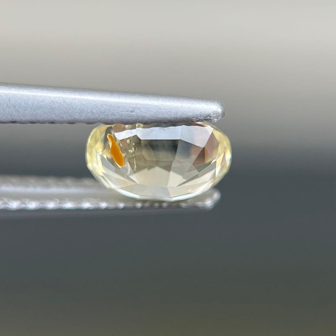 スリランカ産非加熱天然ライトイエローサファイアルース