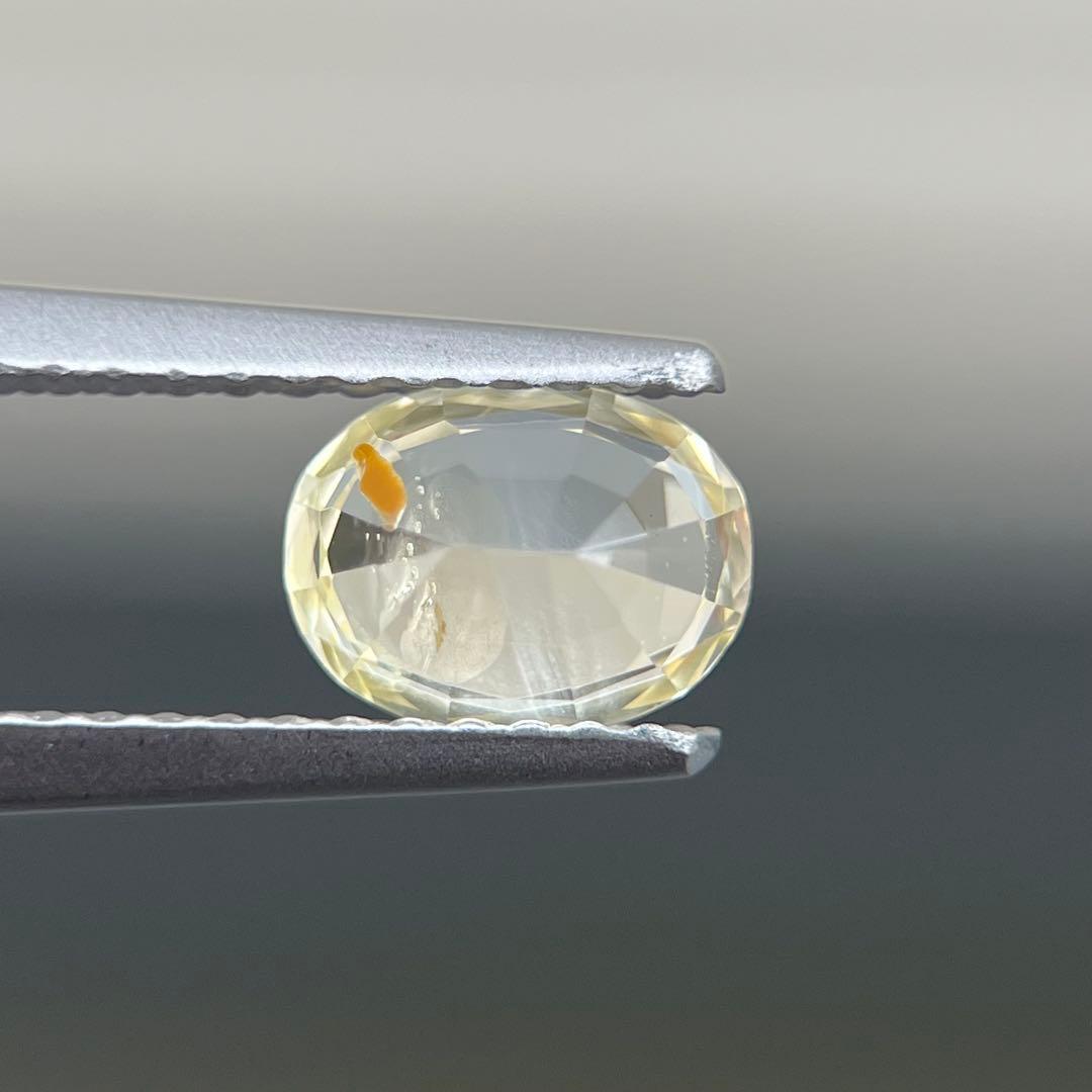 スリランカ産非加熱天然ライトイエローサファイアルース