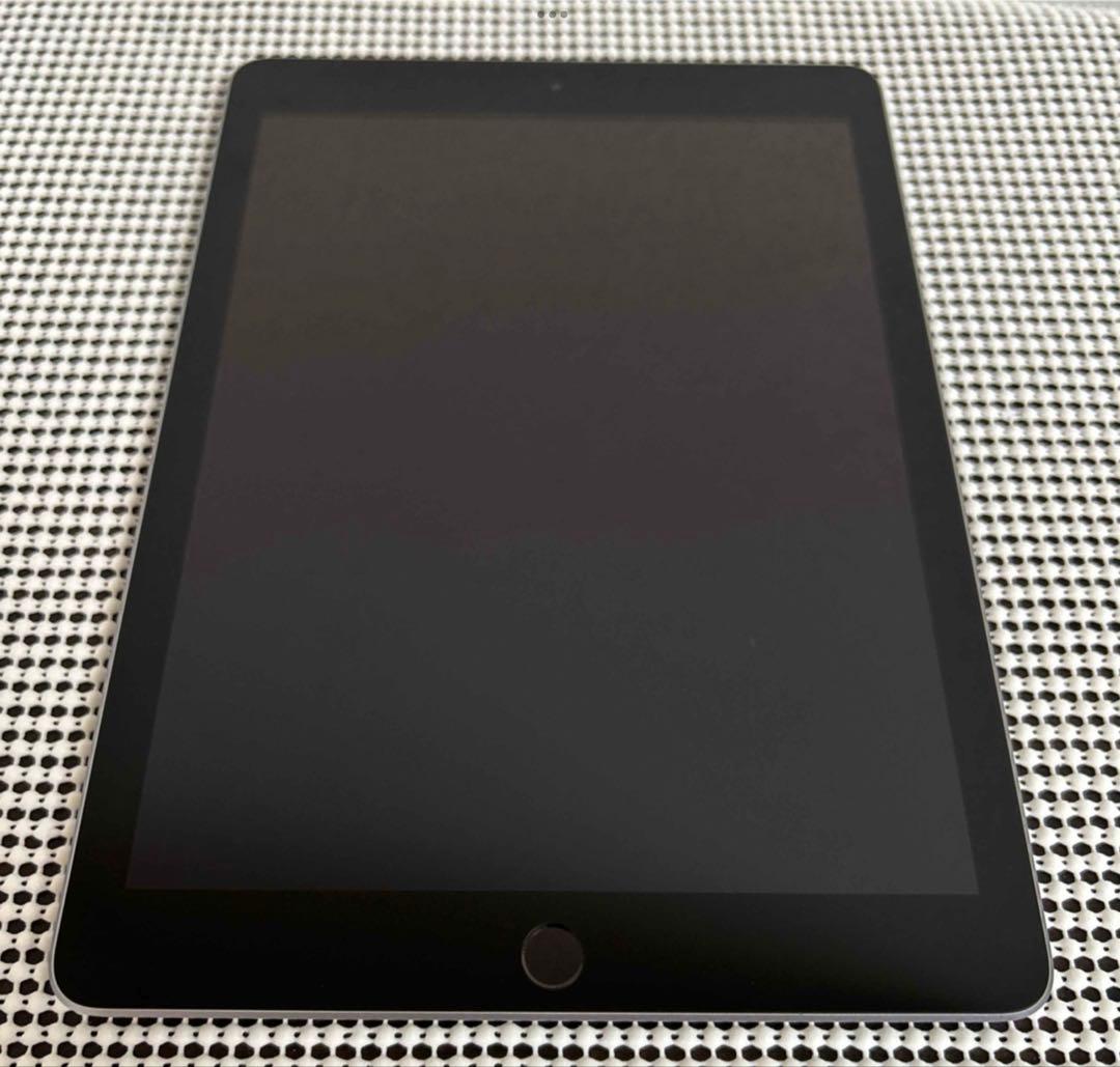 iPad6 第6世代 32GB wifeモデル 外観美品