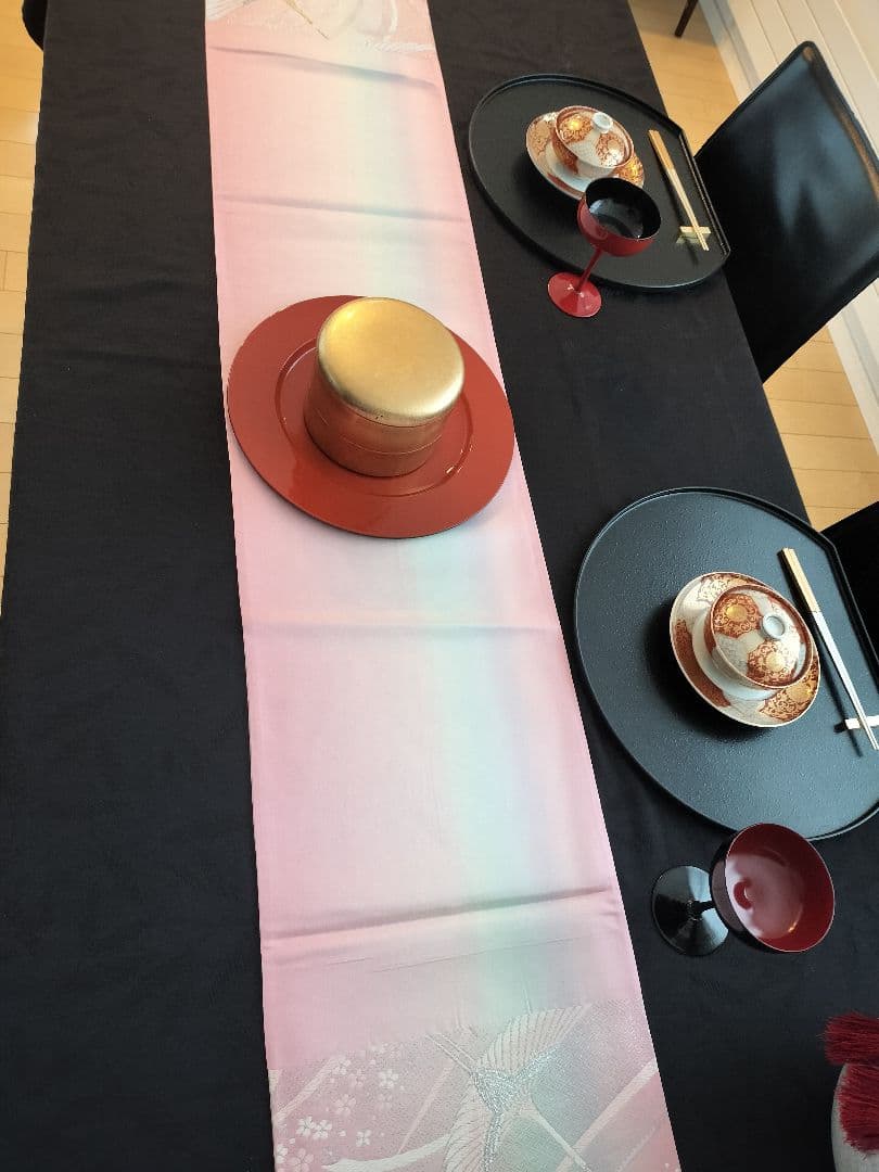 A946★高級‼️豪華刺繍‼️ひな祭り‼️テーブルランナー2m10cm