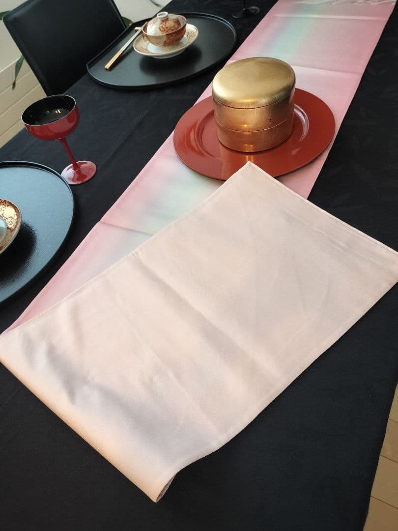 A946★高級‼️豪華刺繍‼️ひな祭り‼️テーブルランナー2m10cm