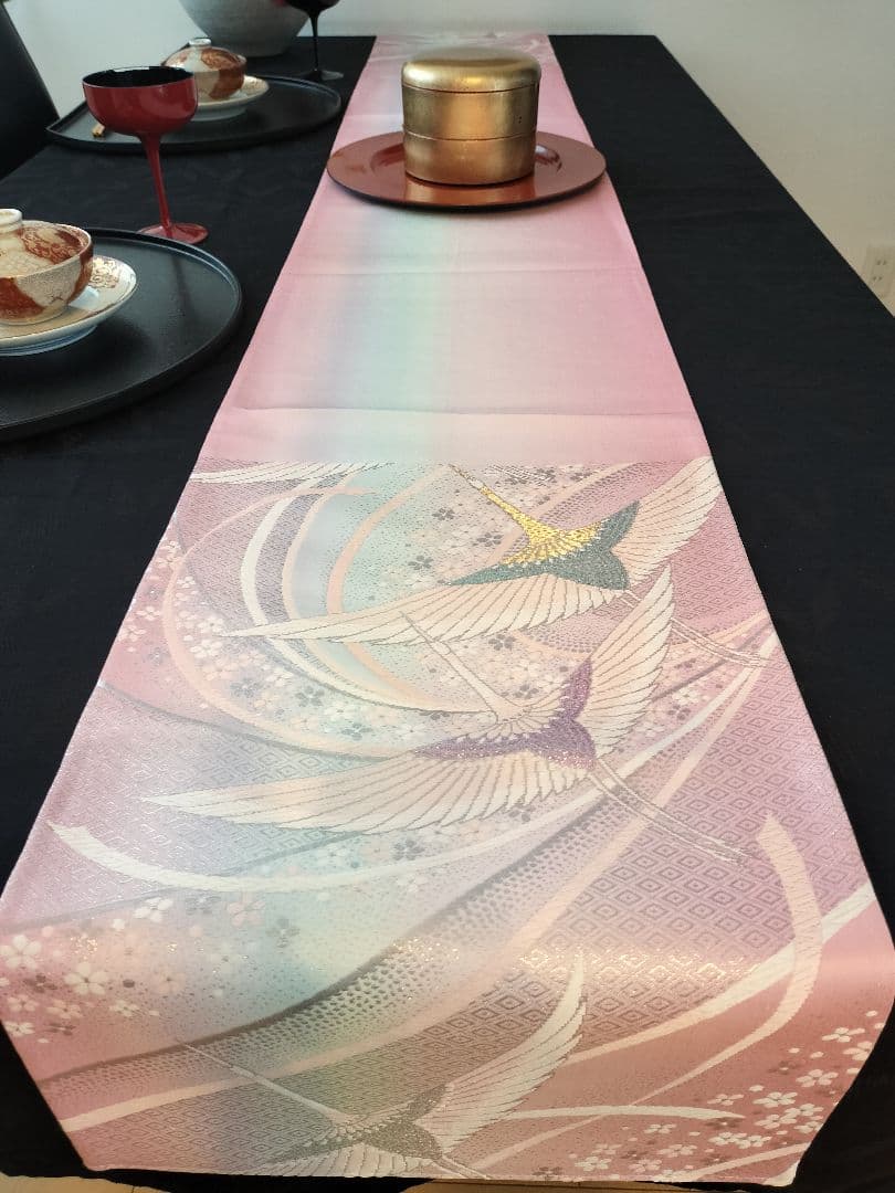 A946★高級‼️豪華刺繍‼️ひな祭り‼️テーブルランナー2m10cm