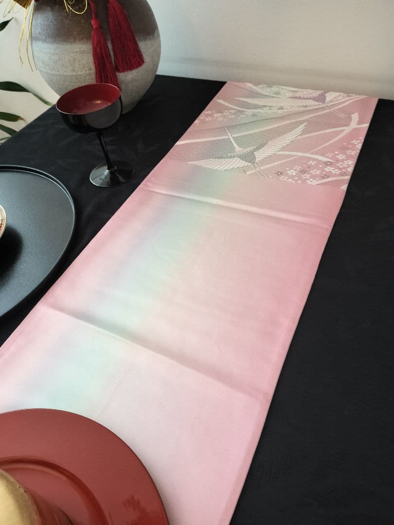 A946★高級‼️豪華刺繍‼️ひな祭り‼️テーブルランナー2m10cm