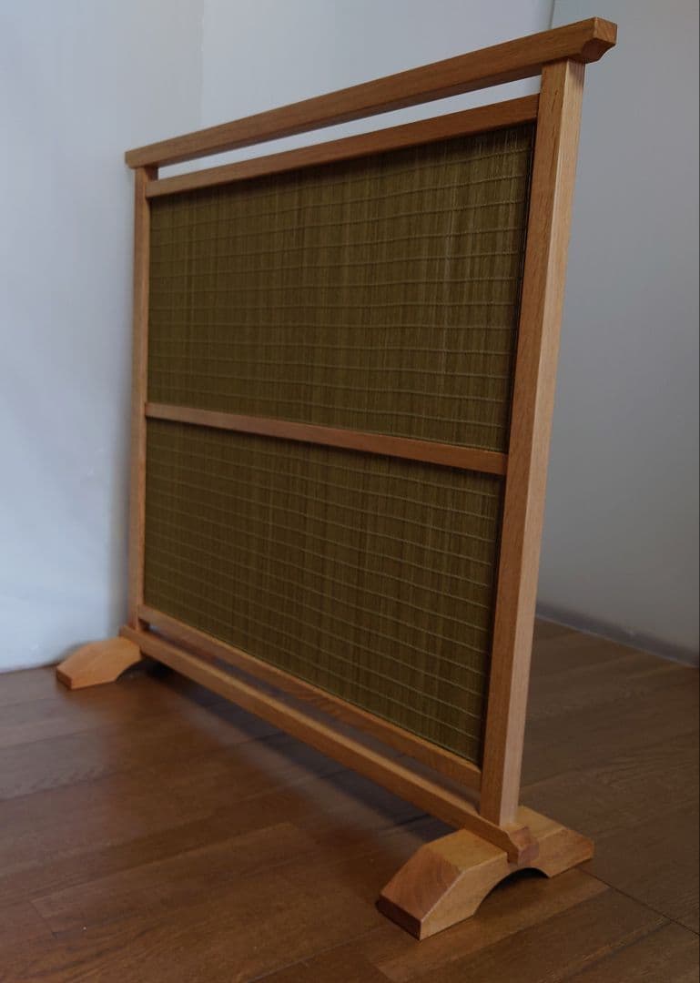 衝立　インテリア　スダレ衝立　天然杢楢無垢材フレーム　緑茶色木簾使用　１台限定