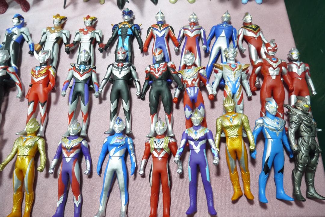 ウルトラヒーローシリーズ500　ウルトラ怪獣シリーズ500　ソフビ104体