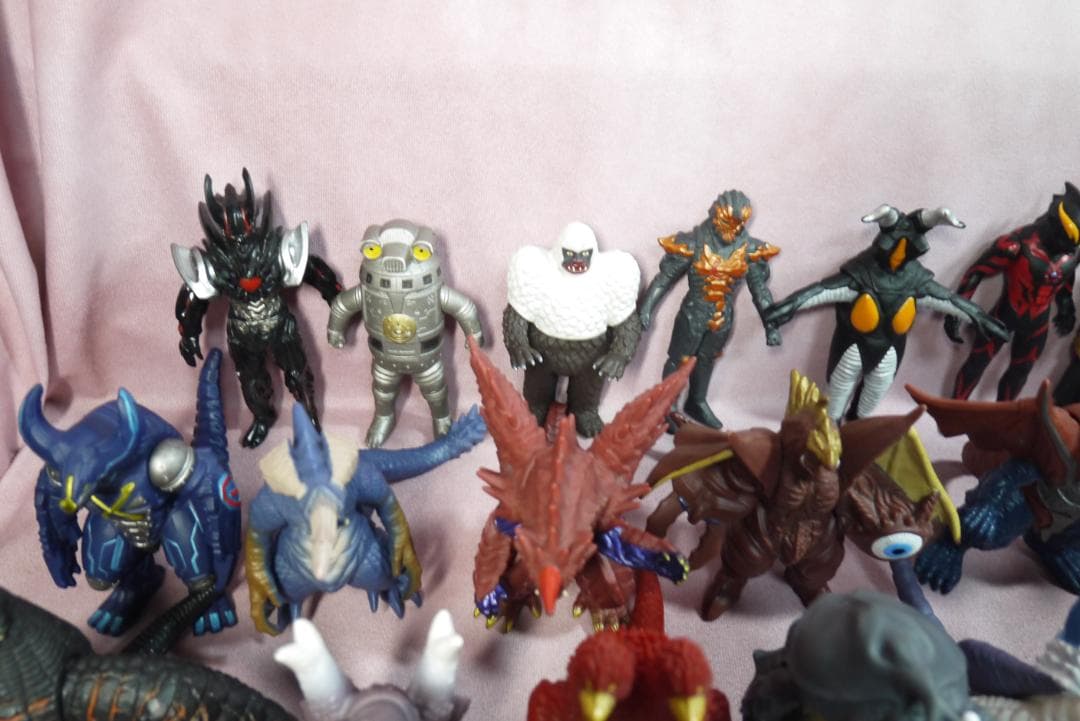 ウルトラヒーローシリーズ500　ウルトラ怪獣シリーズ500　ソフビ104体