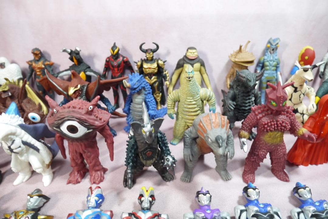 ウルトラヒーローシリーズ500　ウルトラ怪獣シリーズ500　ソフビ104体