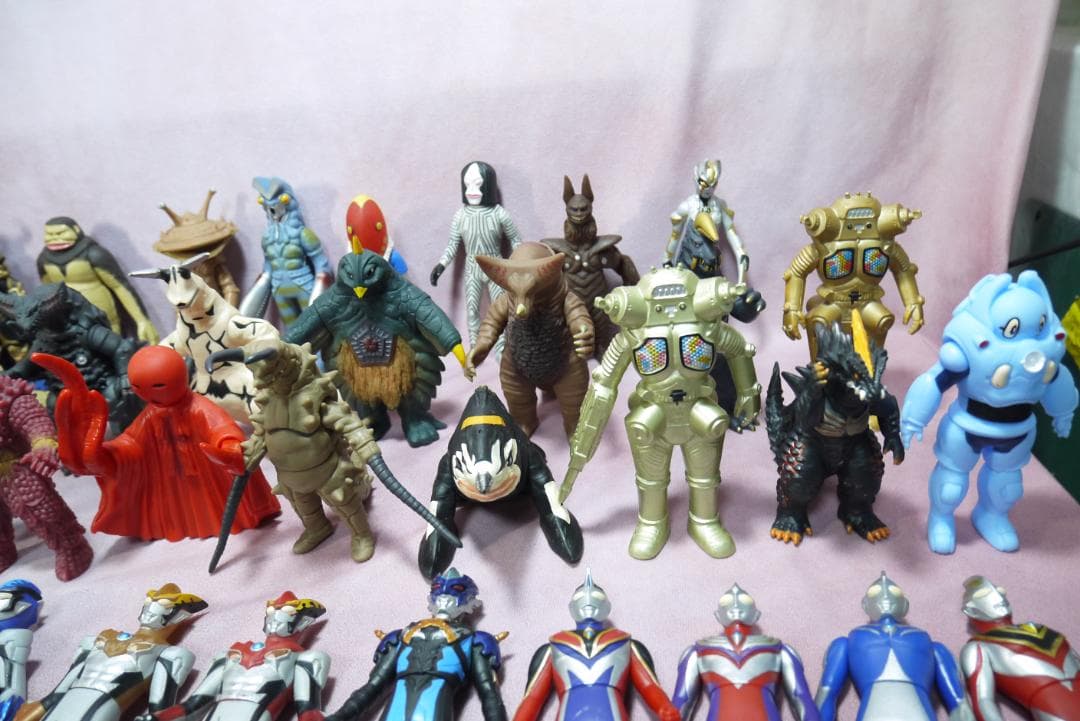 ウルトラヒーローシリーズ500　ウルトラ怪獣シリーズ500　ソフビ104体