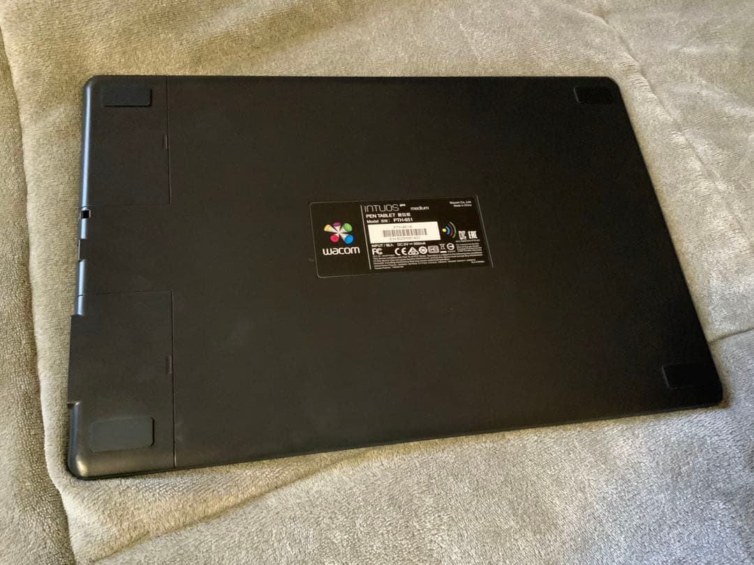 Wacom Intuos Pro PTH-651K ペンタブレット