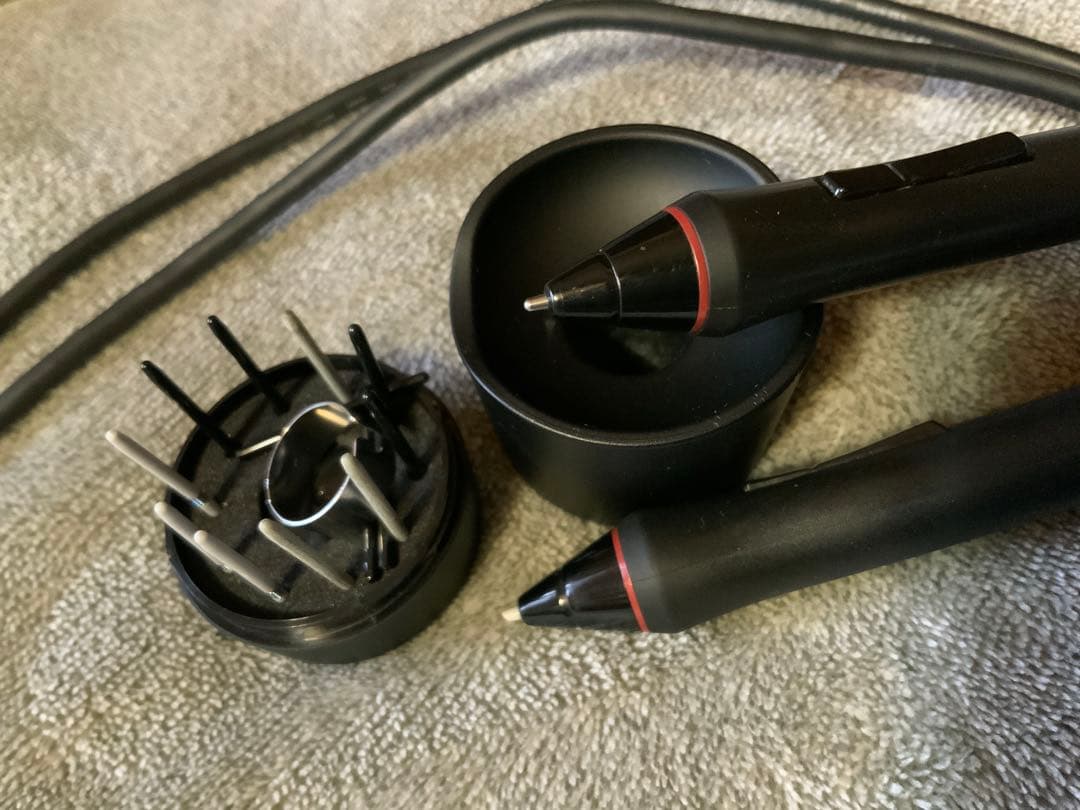 Wacom Intuos Pro PTH-651K ペンタブレット