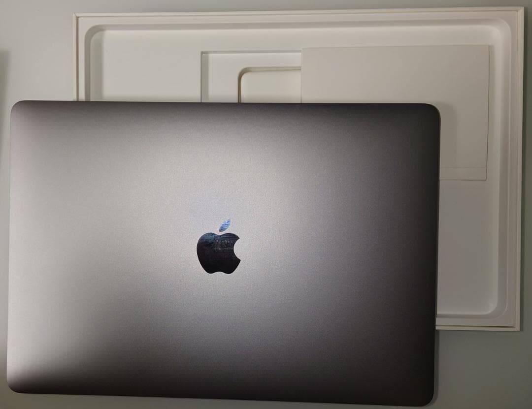 MacBook Pro 13インチ ／スペースグレイ