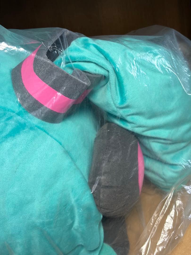 初音ミク 寝そべり 特大ぬいぐるみ タグ付き