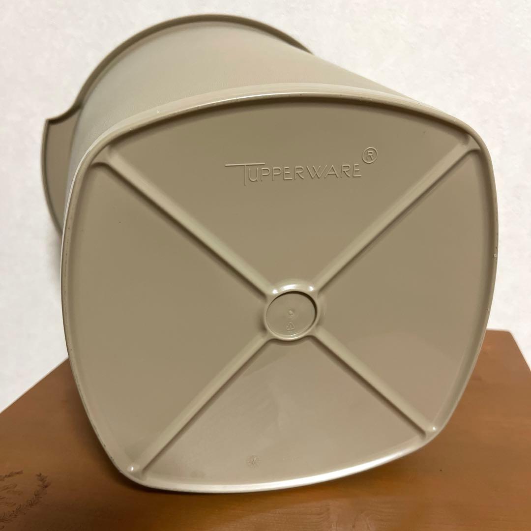 タッパーウェア　マキシクイーンデコレーター　 １１L グレージュ