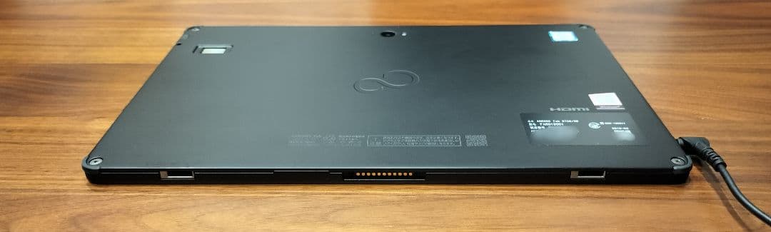 富士通ARROWS Tab Q738/SB Corei5 8350u Win11
