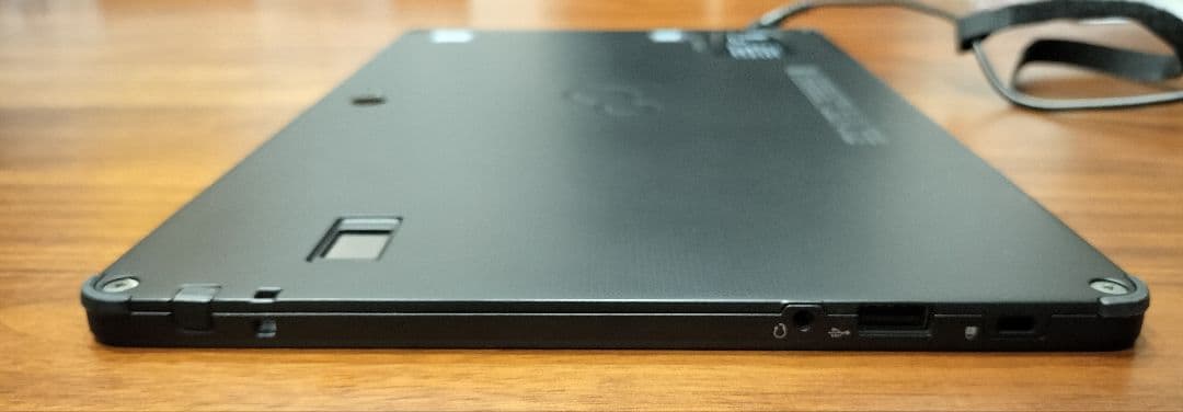 富士通ARROWS Tab Q738/SB Corei5 8350u Win11