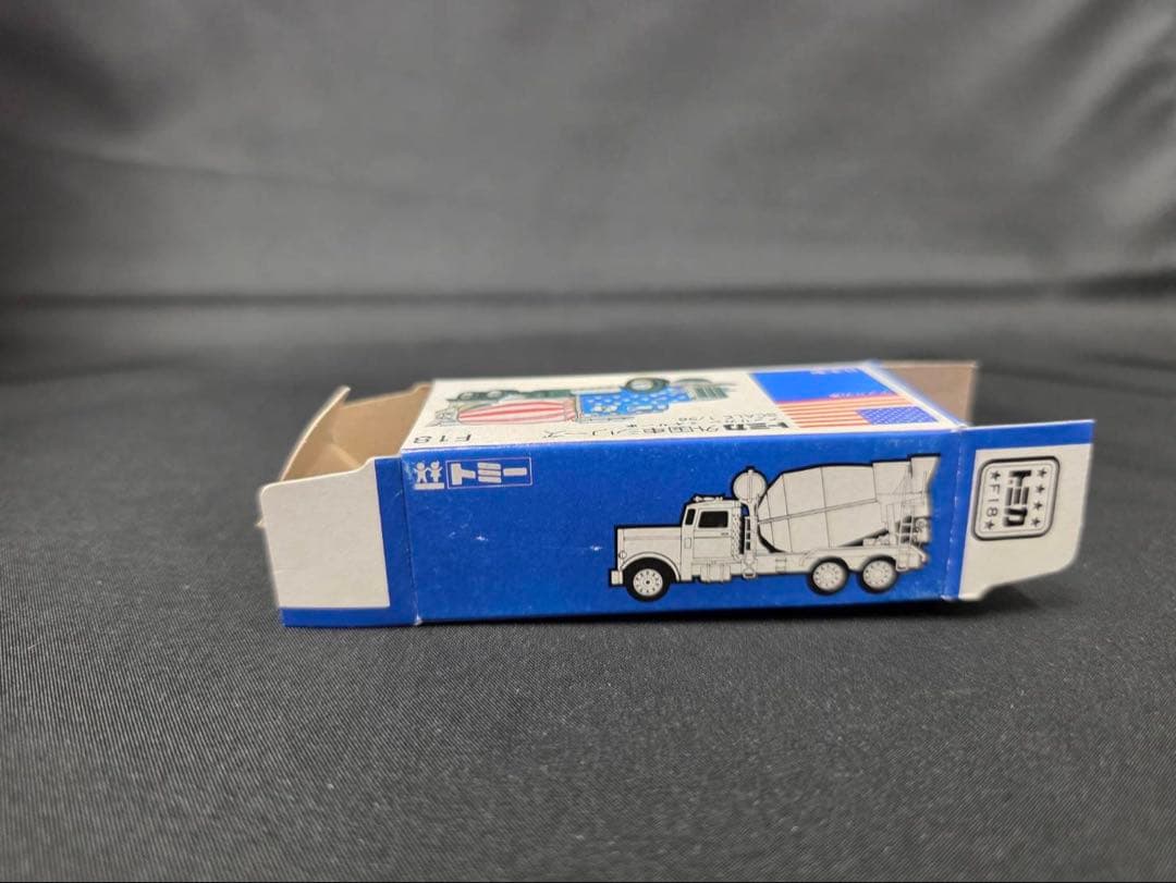 トミカ青箱F18アメリカンミキサー車(日本製)