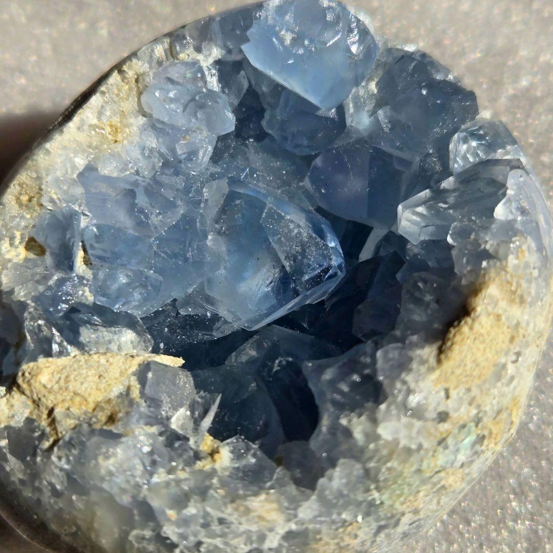 セレスタイト 笑い口 天使の石 台座つき