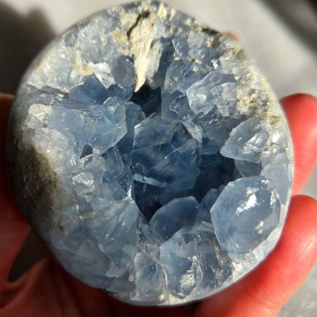 セレスタイト 笑い口 天使の石 台座つき