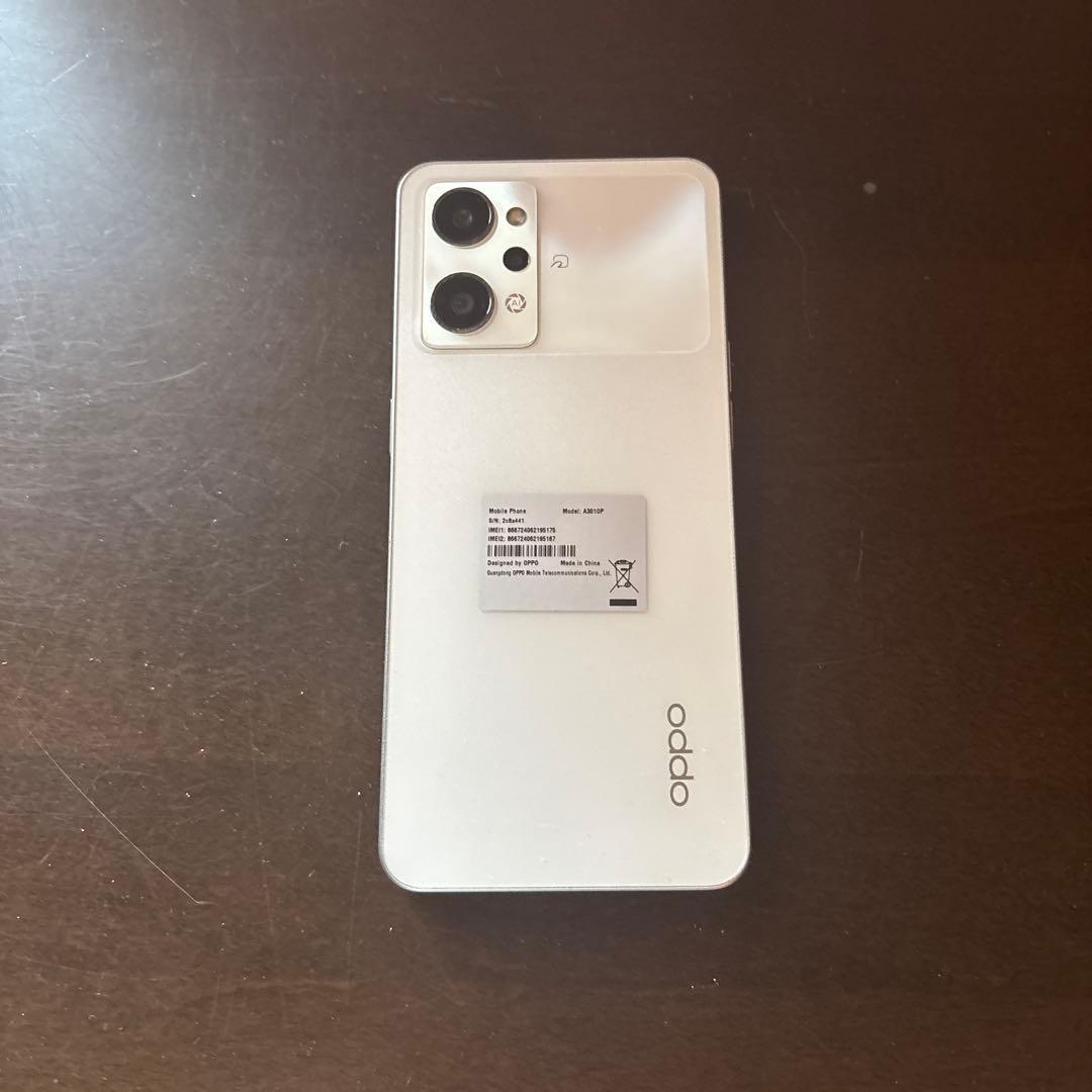 美品　OPPO Reno9 ホワイト