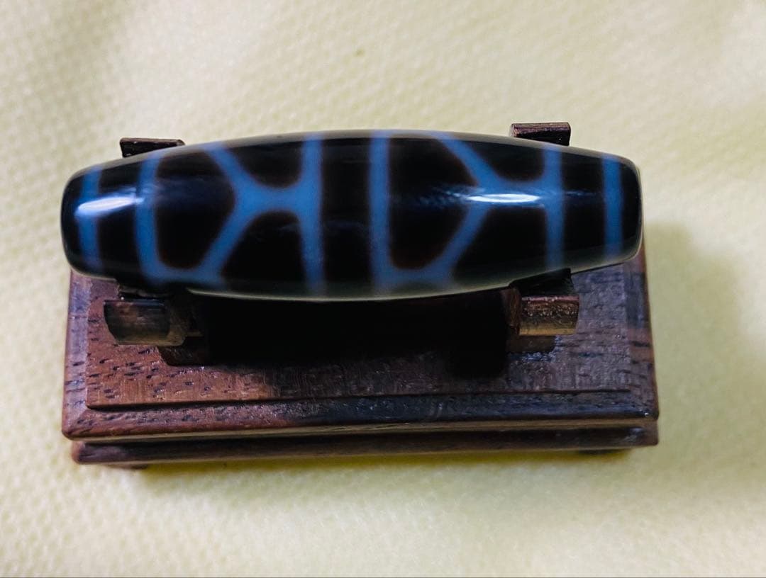 《チベット天珠》　亀甲長寿天珠