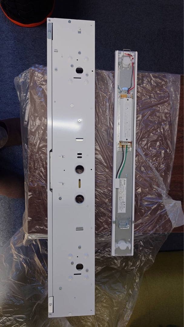 三菱LED非常用照明器具 階段通路誘導灯兼用形 （蓄電池内蔵型）